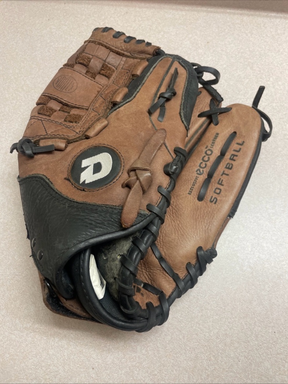 DeMarini Vortex 13” A0525 VX13 ECCO Leather Softball Glove Right Handed Throw
